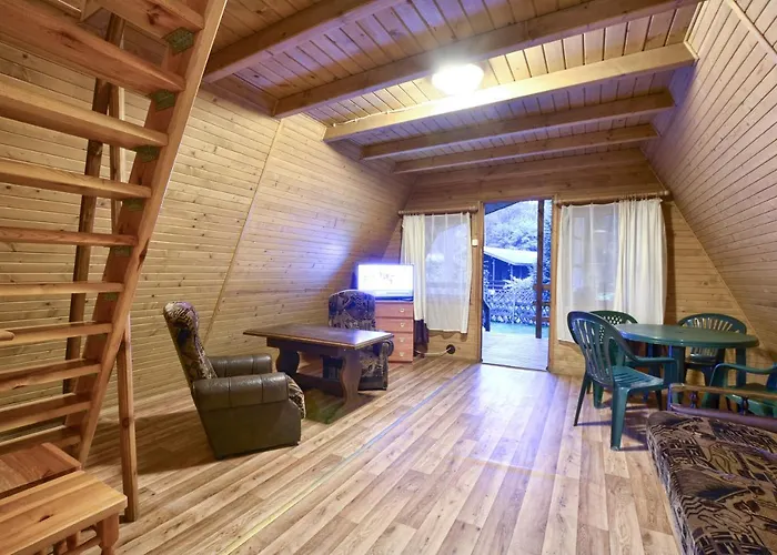 Osrodek Wypoczynkowy Puszczyk Wolnostojace Sosnowe Z Zadaszonym Tarasem *