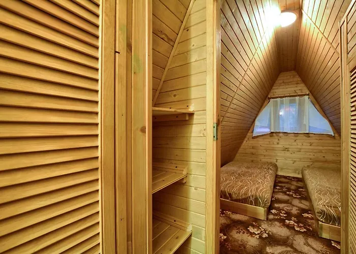 Osrodek Wypoczynkowy Puszczyk Wolnostojace Sosnowe Z Zadaszonym Tarasem *